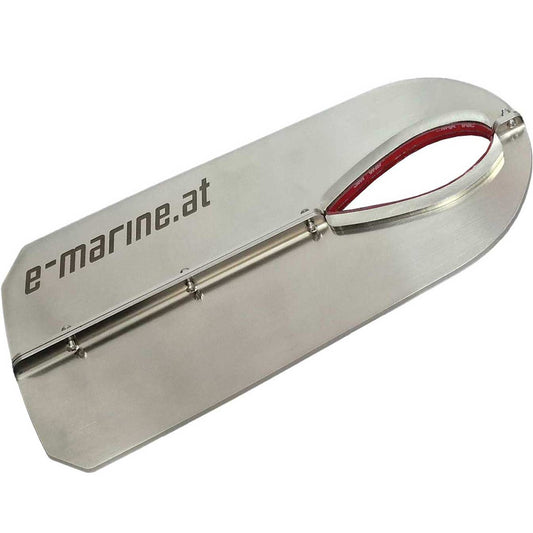The Cavitationplate Torqeedo Travel - 2023 and Earlier Models / ePropulsion Spirit 1 is a stainless steel marine tool with a red grip and e-marine.at branding, featuring a flat angled blade and an oval cutout handle for outboard motor maintenance.